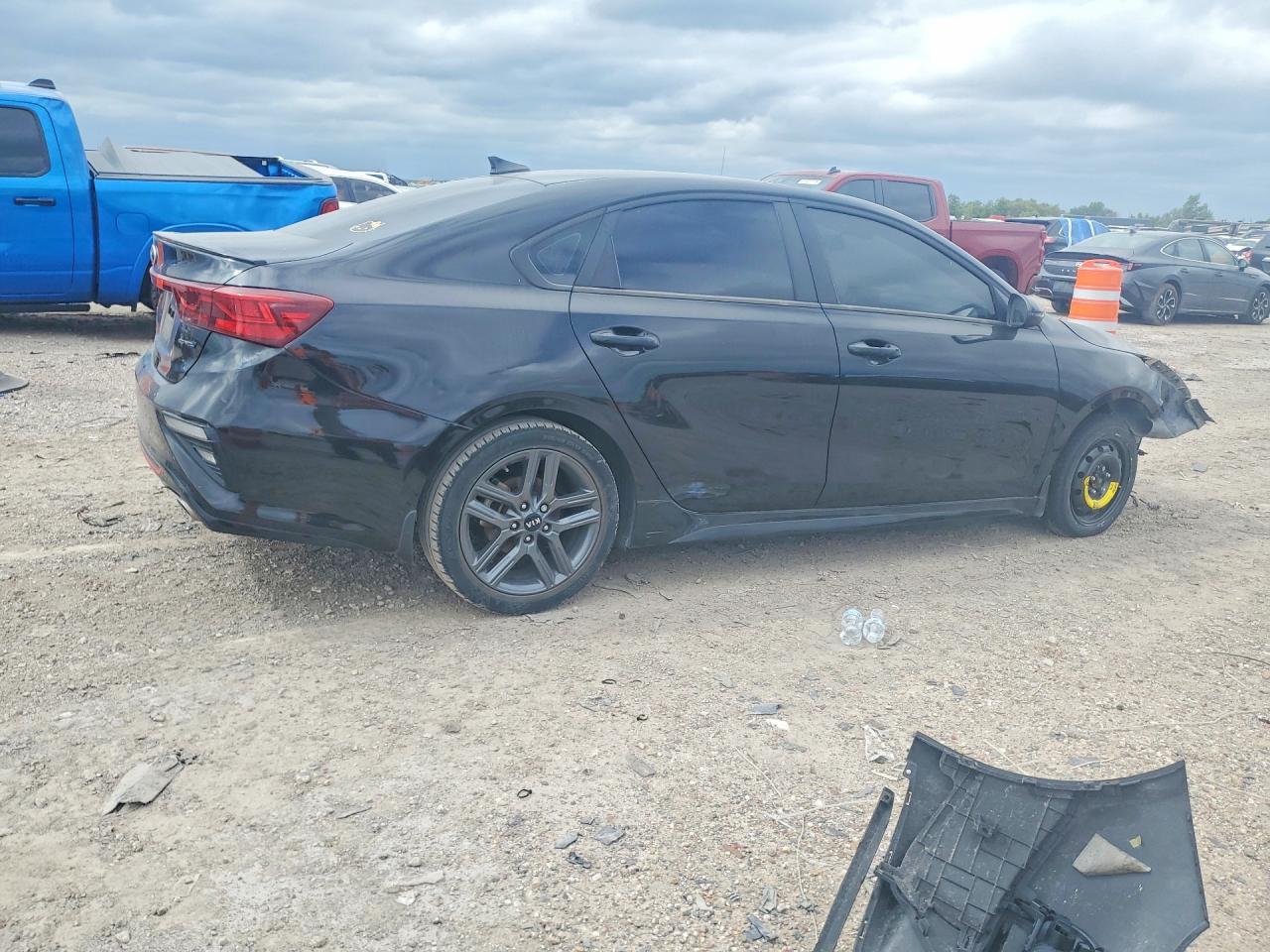 2021 Kia Forte Gt Line - Фото 3