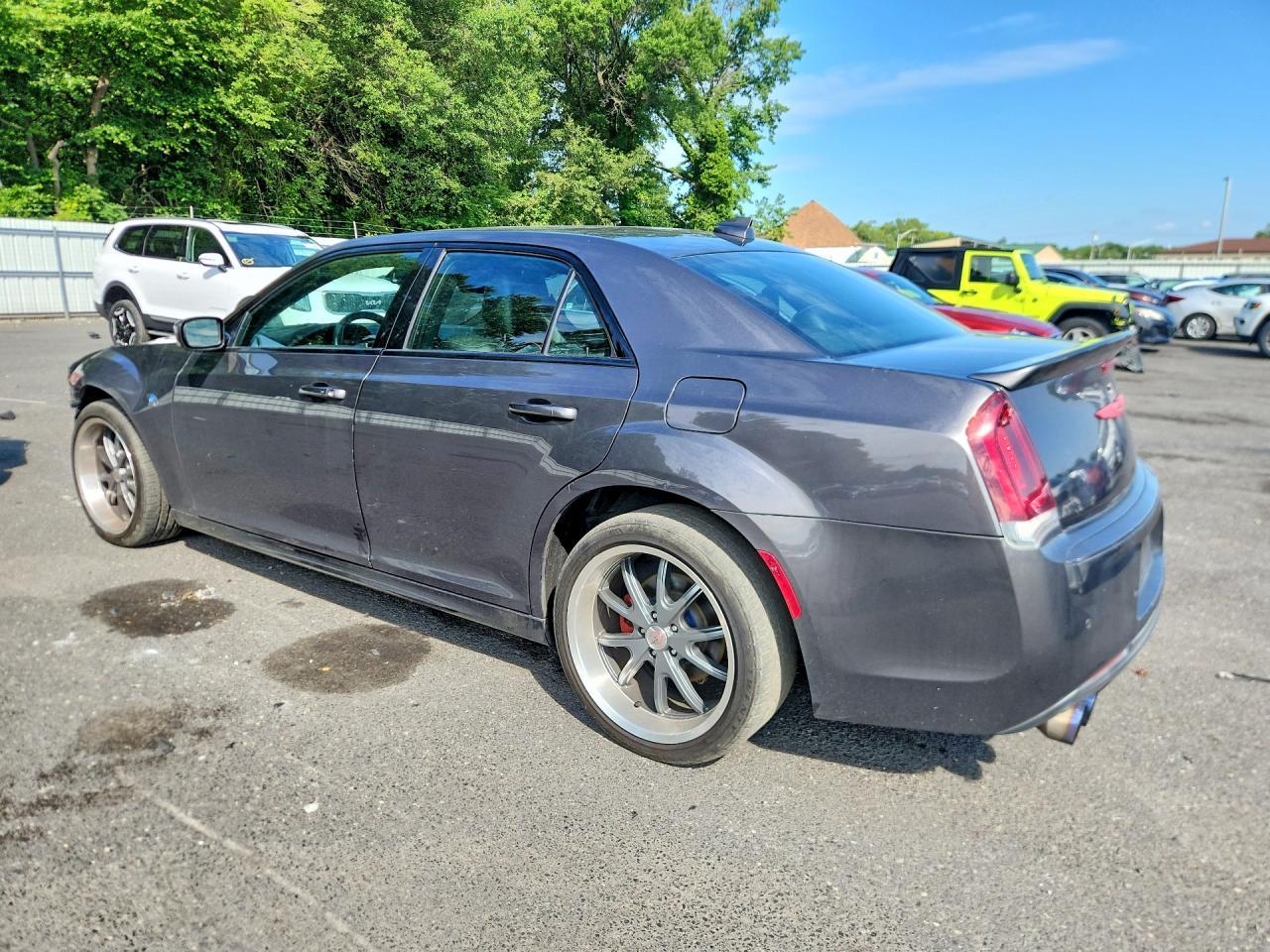 2018 Chrysler 300 S - Фото 2
