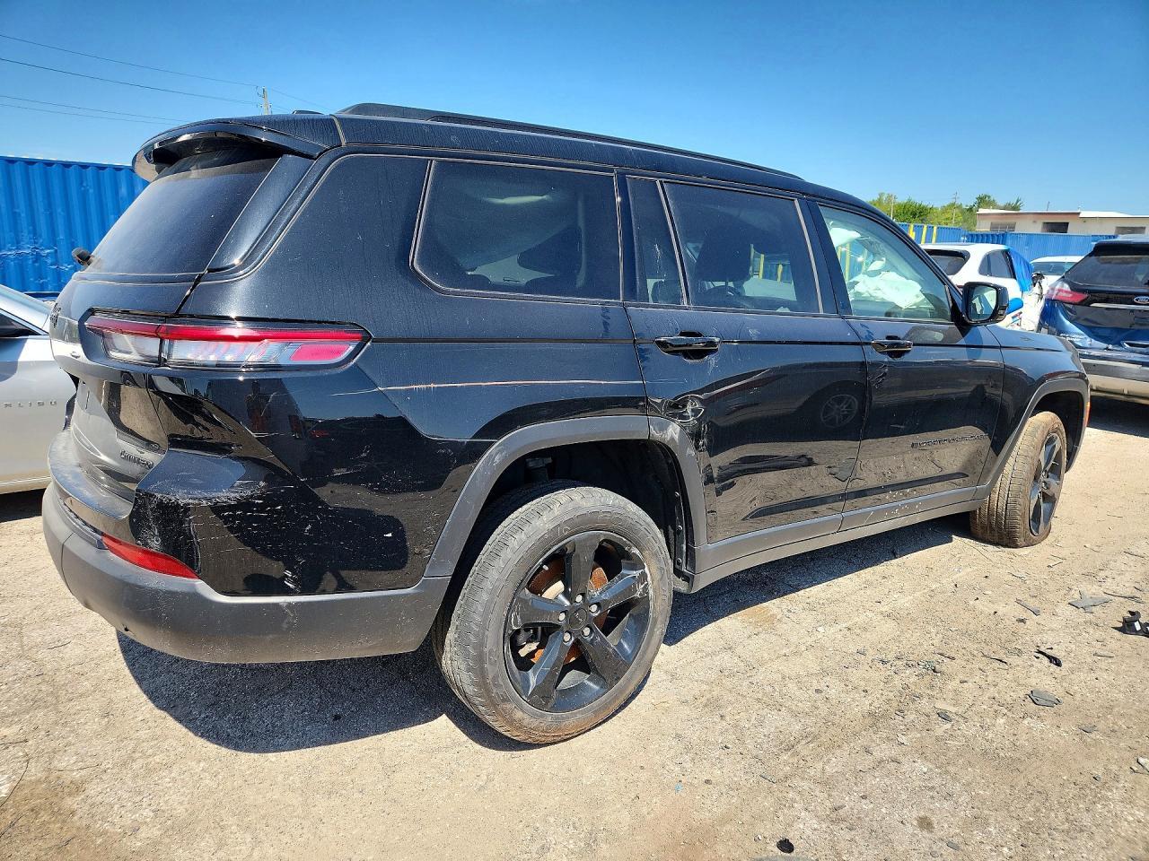 2023 Jeep Grand Cherokee L Limited - Image 3