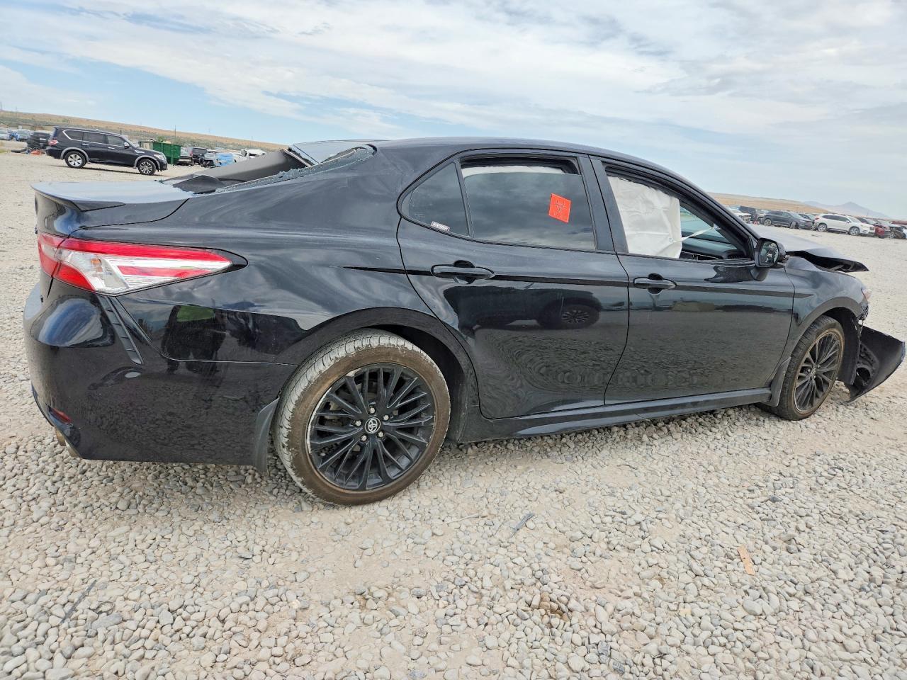 2020 Toyota Camry Se Nightshade - Фото 3