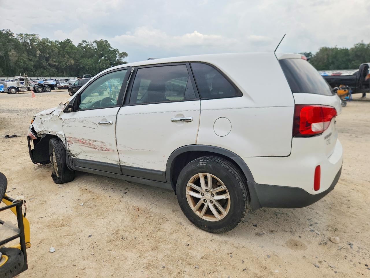 2015 Kia Sorento Lx - Image 2