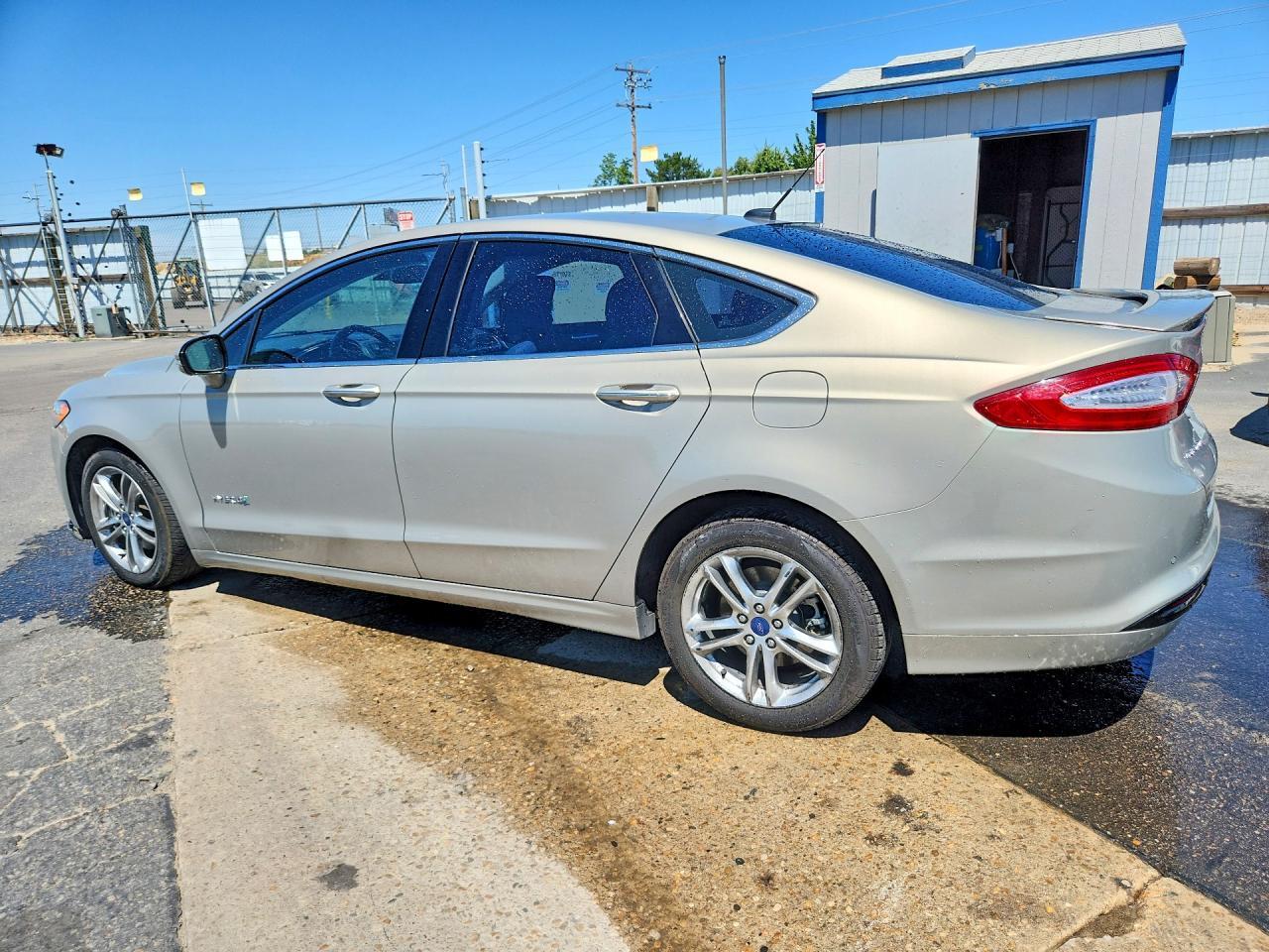 2015 Ford Fusion Titanium Hev - Фото 2