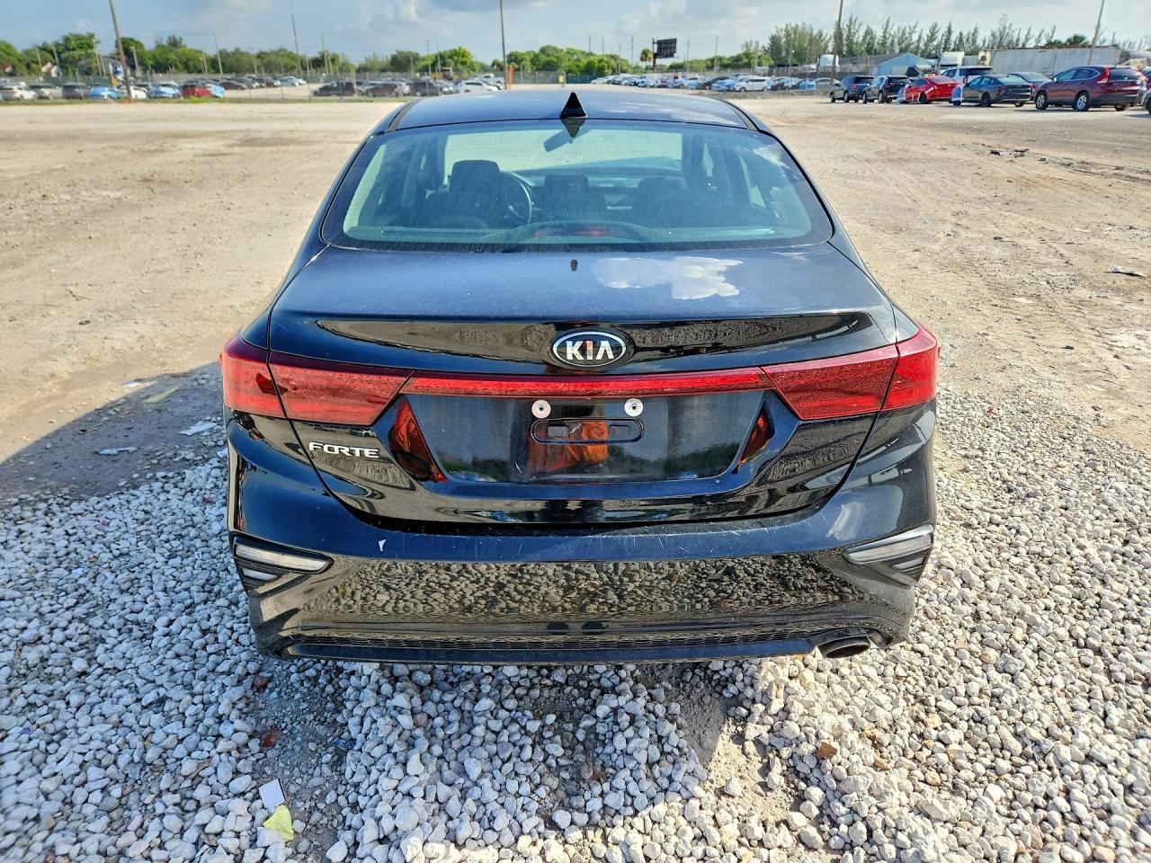 2021 Kia Forte Lxs - Фото 6