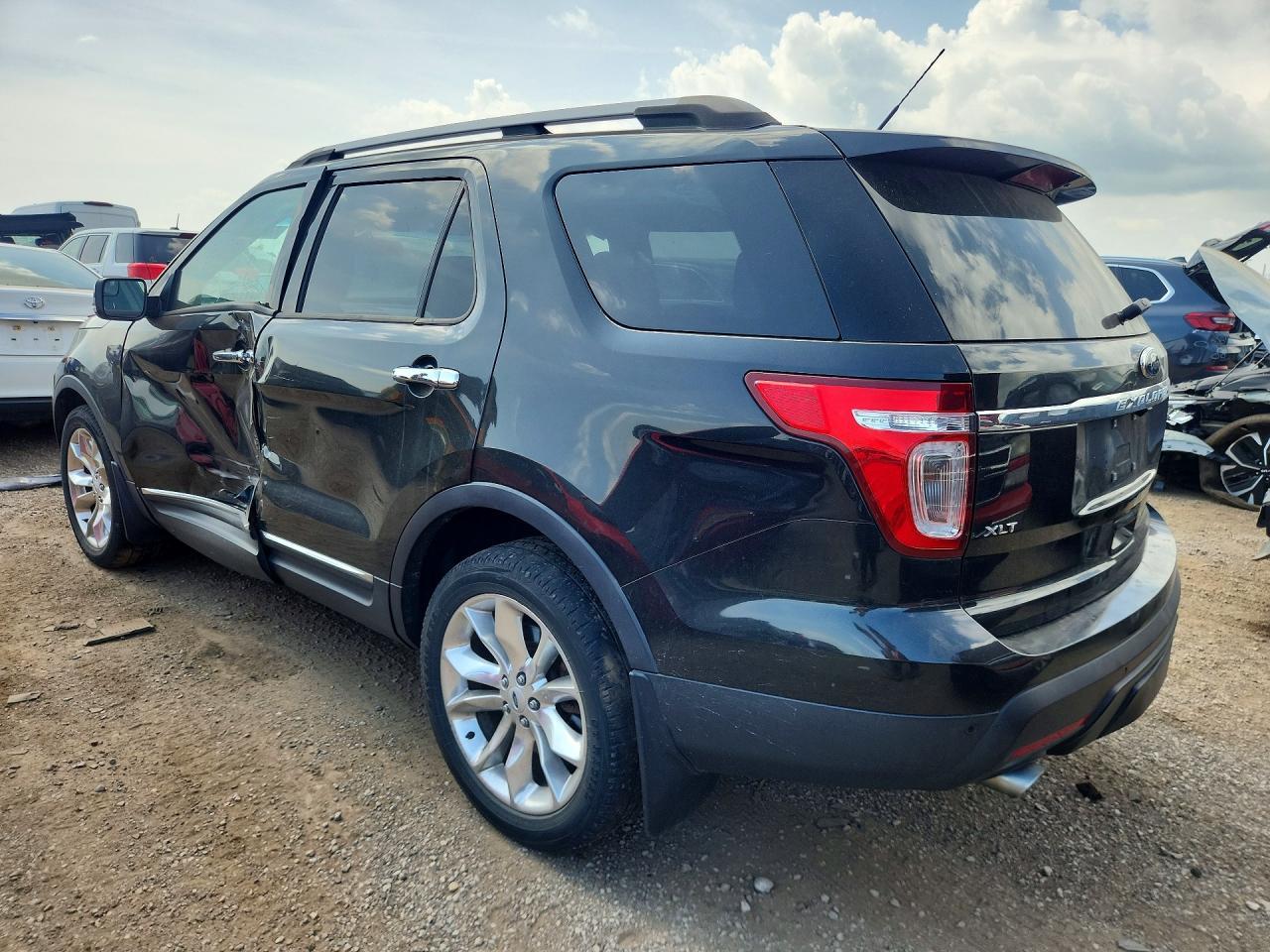 2014 Ford Explorer Xlt - Image 2