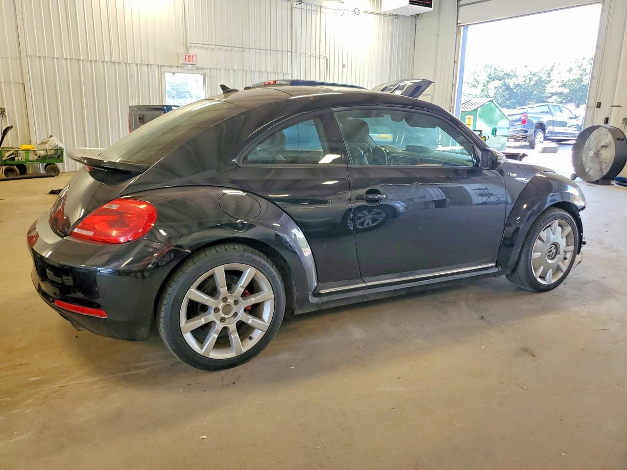 2013 Volkswagen Beetle Turbo - Фото 3