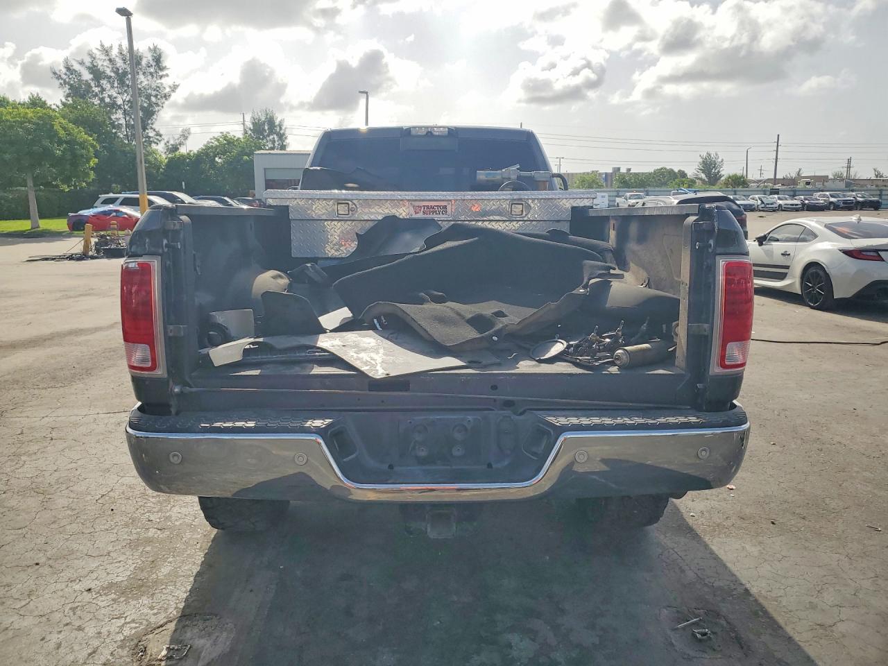 2018 Ram 3500 Laramie - Фото 6