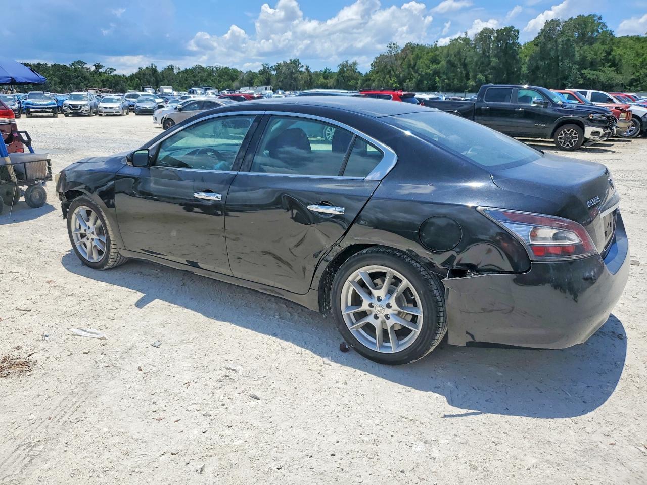 2014 Nissan Maxima 3.5 S - Image 2