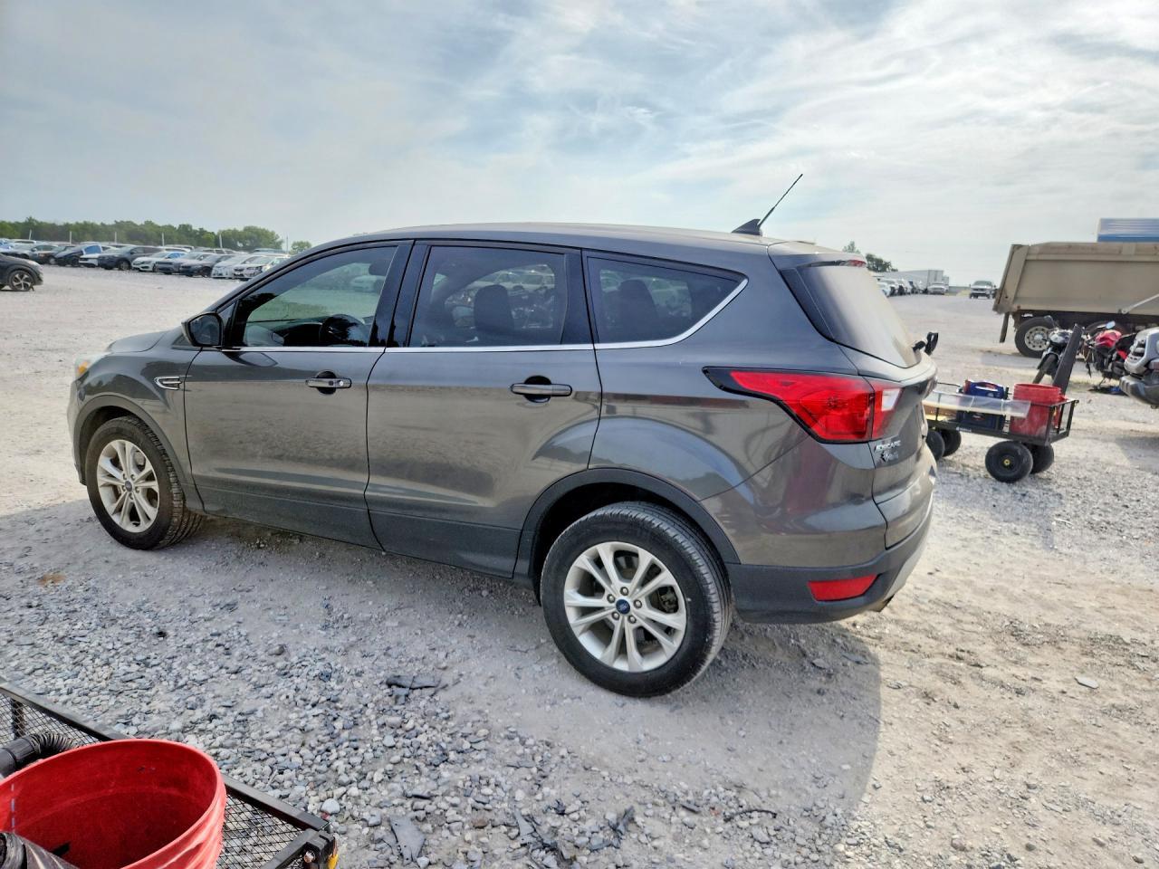 2019 Ford Escape Se - Фото 2