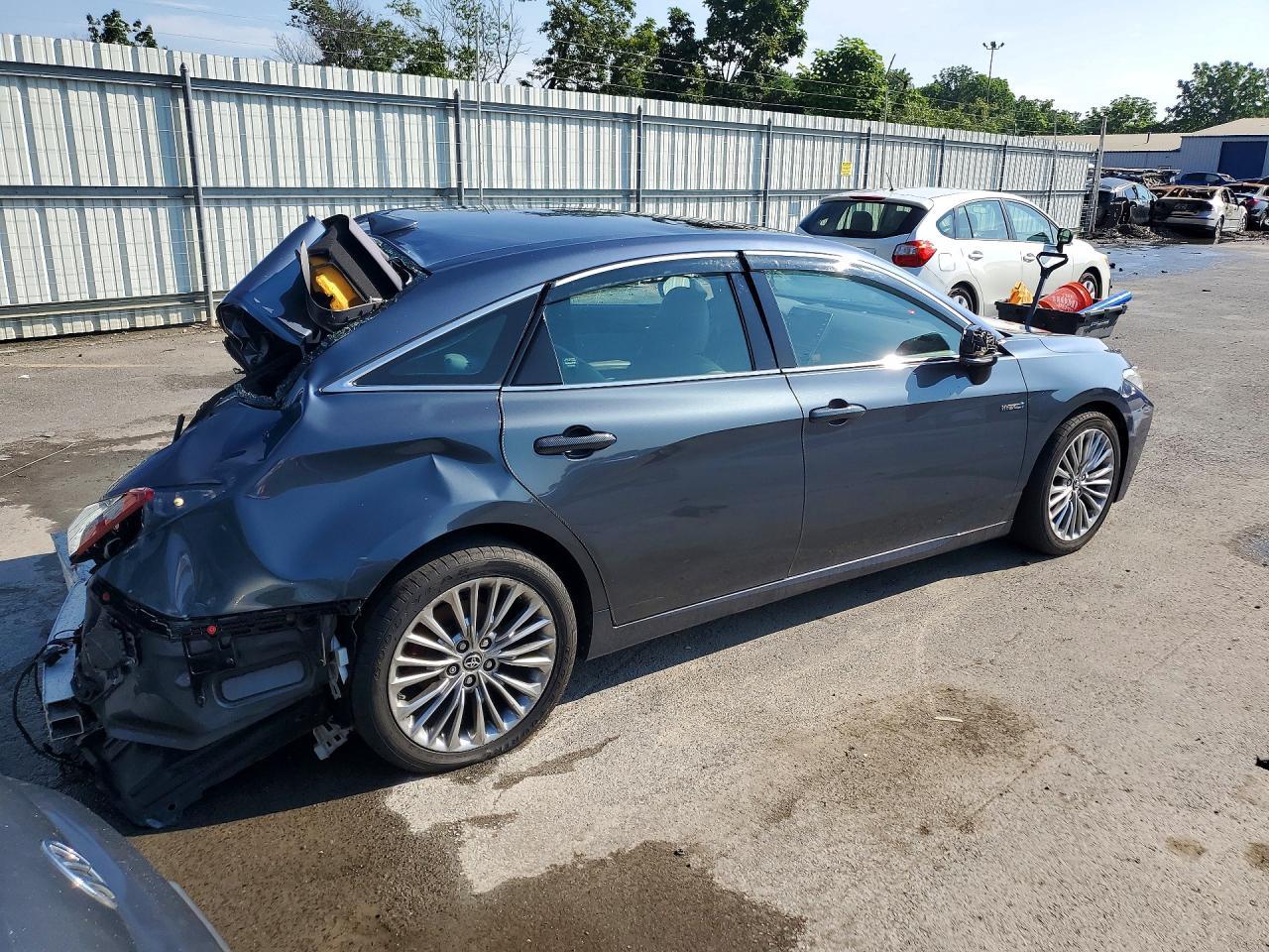2019 Toyota Avalon Hybrid Limited - Фото 3