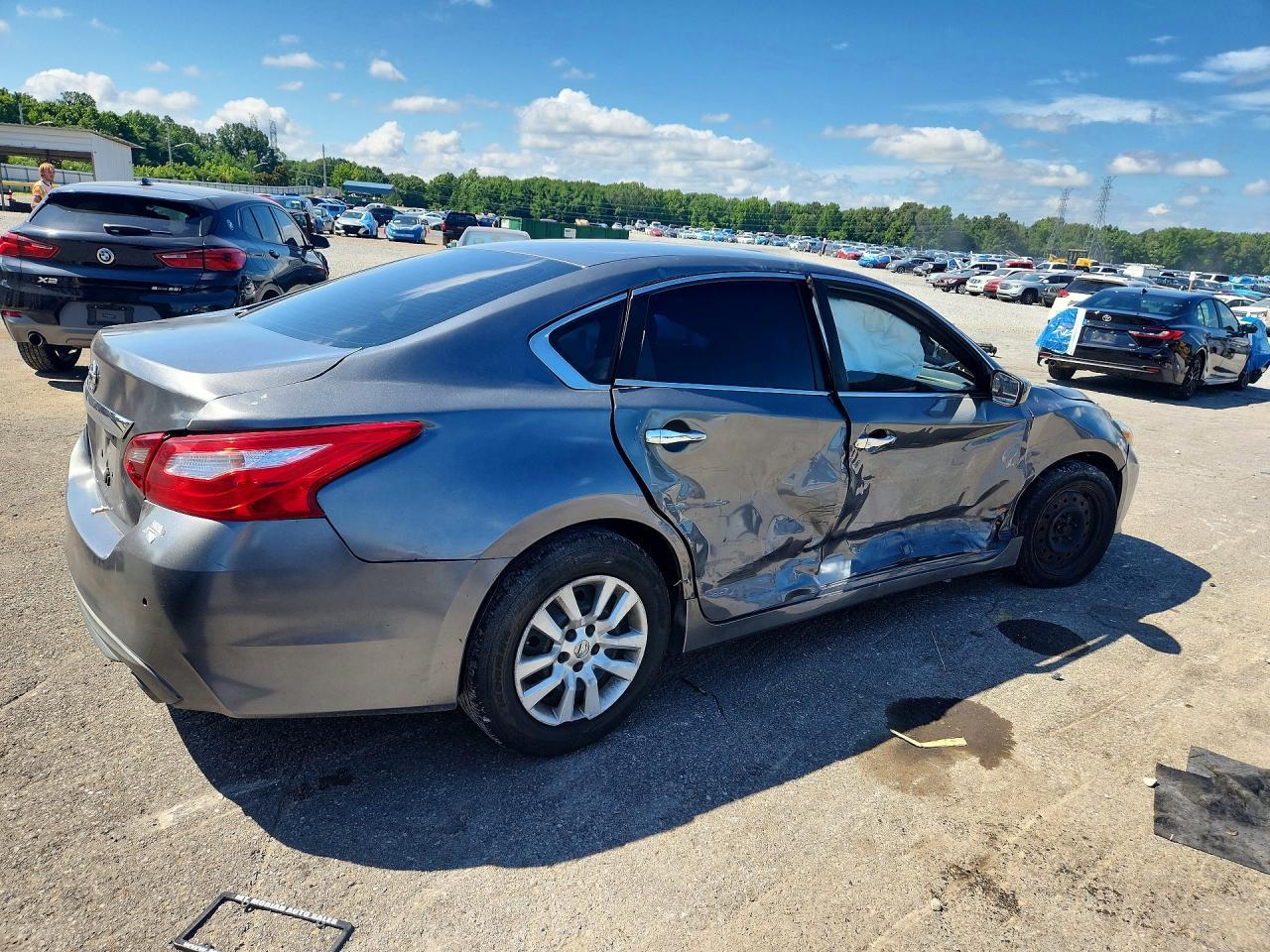 2017 Nissan Altima 2.5 S - Image 3