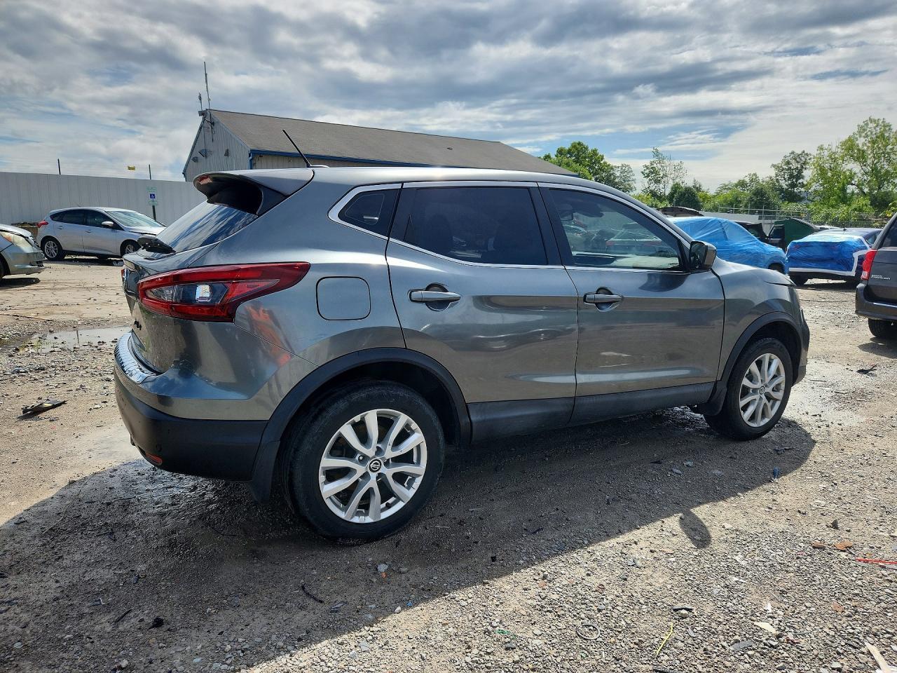 2020 Nissan Rogue Sport S - Image 3