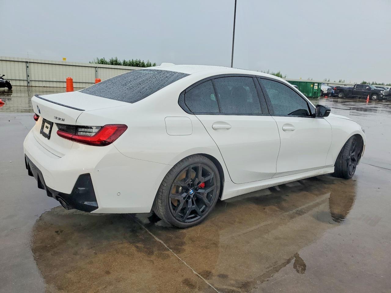 2026 BMW 330Xi - Фото 3