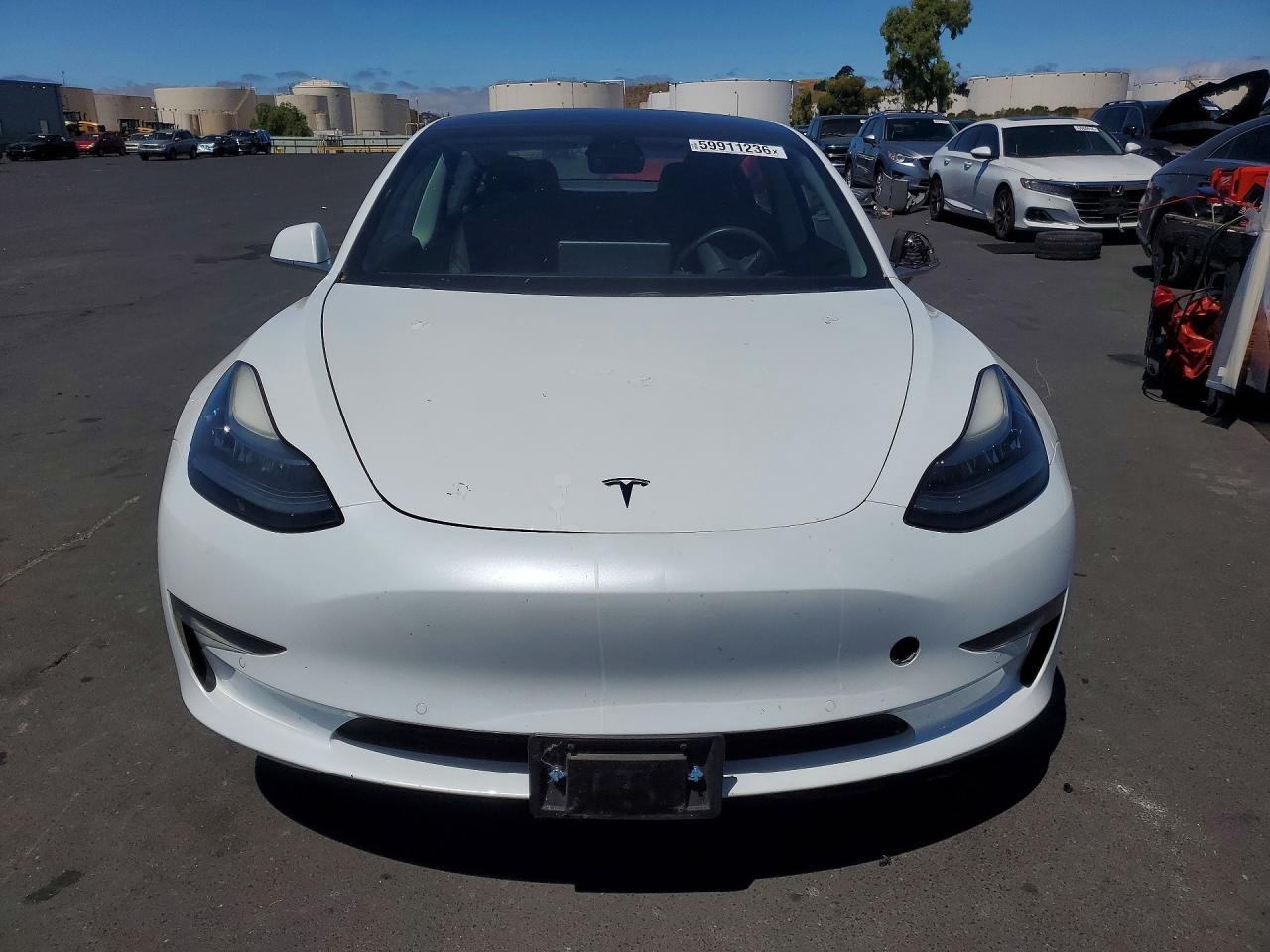 2018 Tesla Model 3 - Фото 5