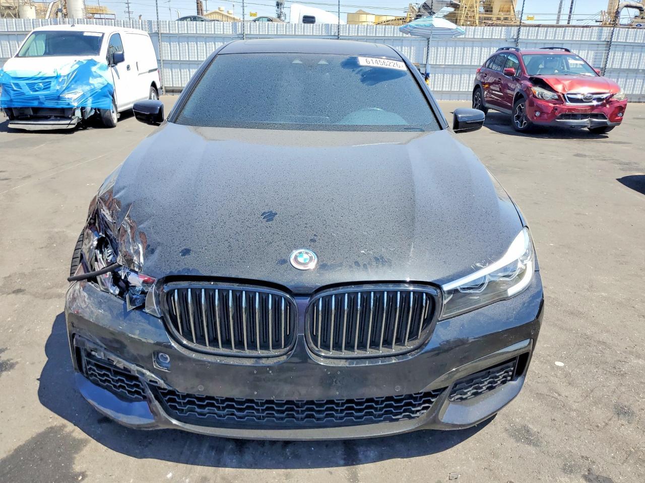 2019 BMW 740 I - Фото 5