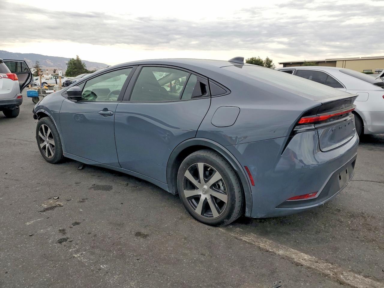 2024 Toyota Prius Le - Image 2
