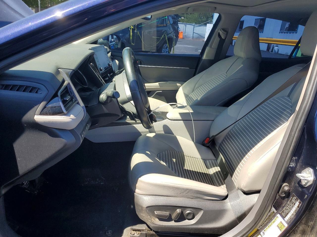 2022 Toyota Camry Se - Фото 7