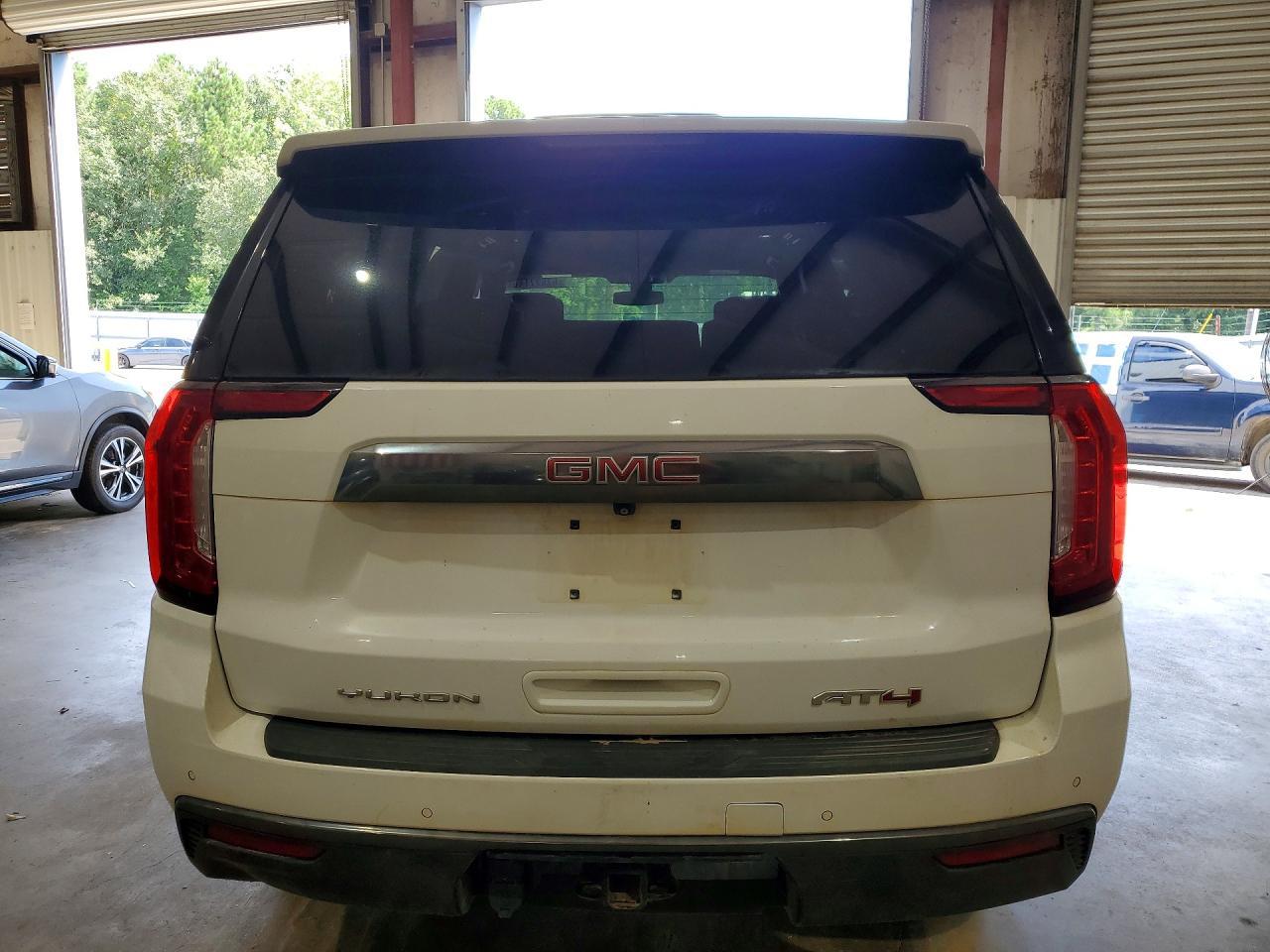 2021 GMC Yukon At4 - Фото 6