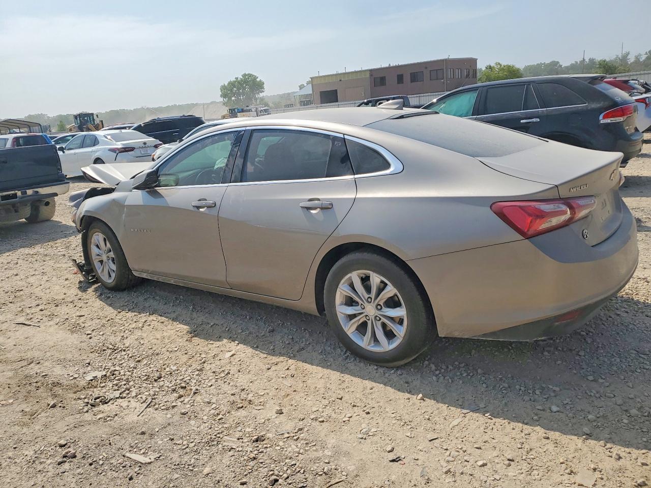2022 Chevrolet Malibu Lt - Фото 2
