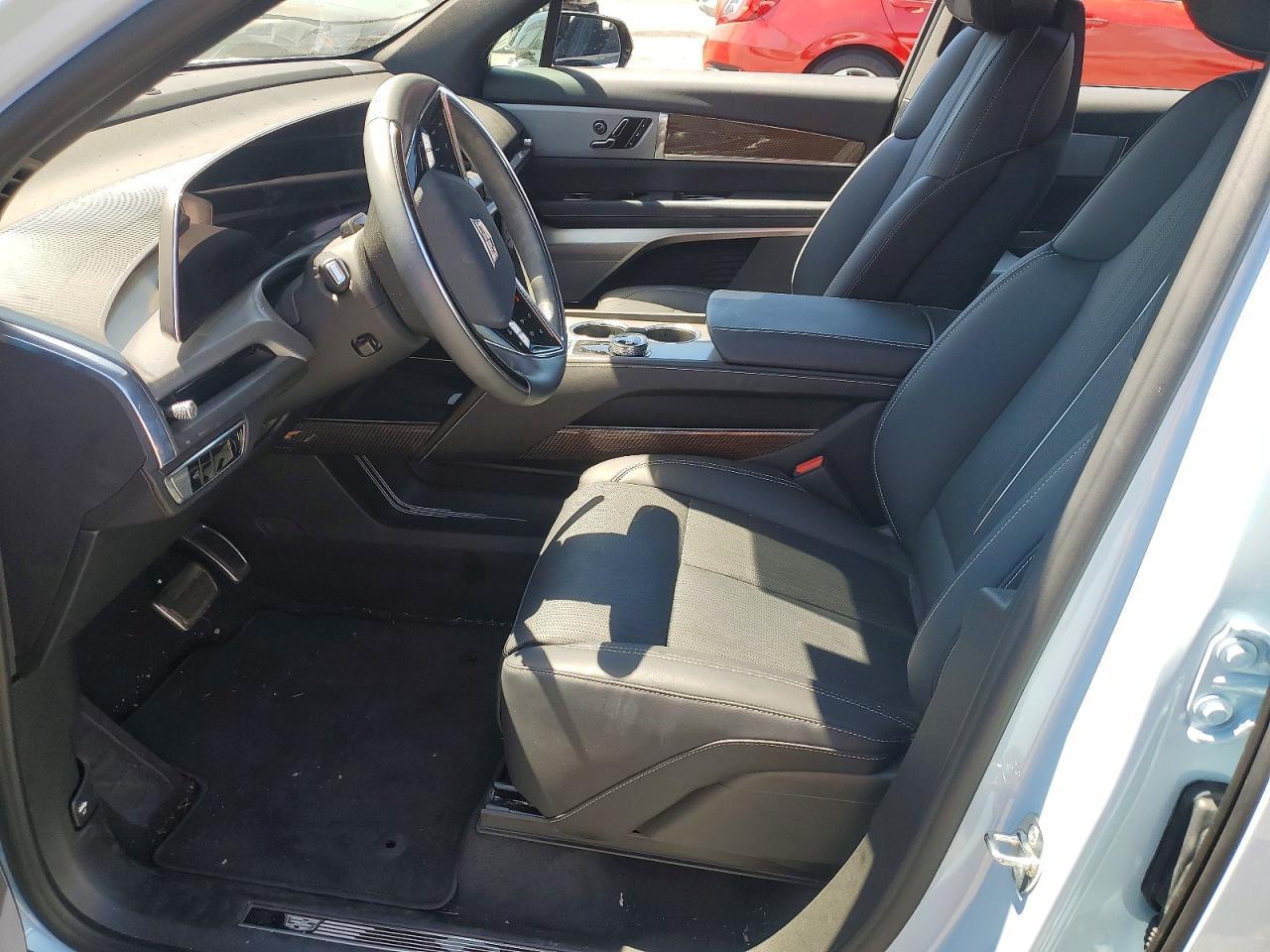 2026 Cadillac Vistiq Sport - Image 7