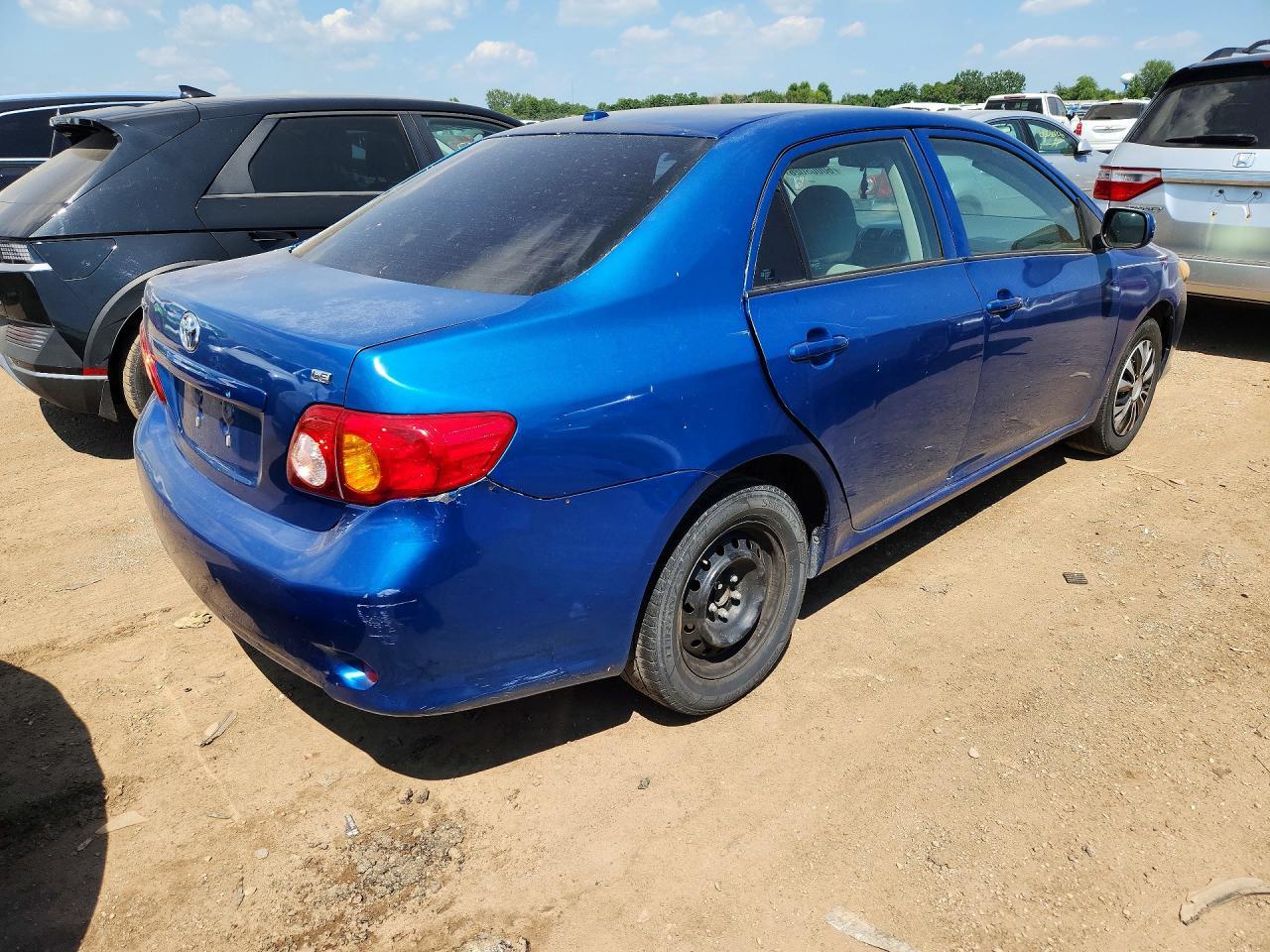 2010 Toyota Corolla Le - Фото 3