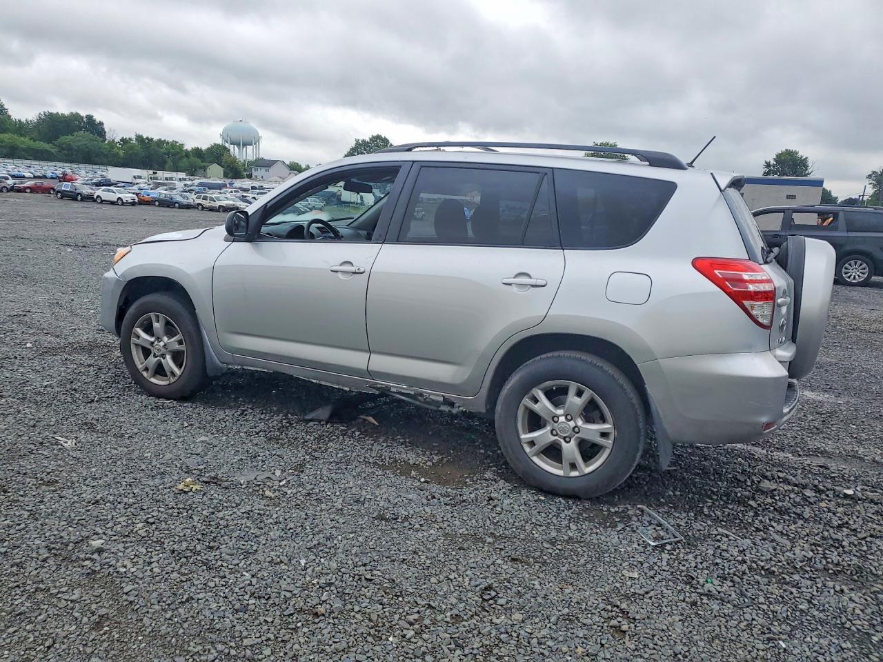 2011 Toyota Rav4 Base - Фото 2