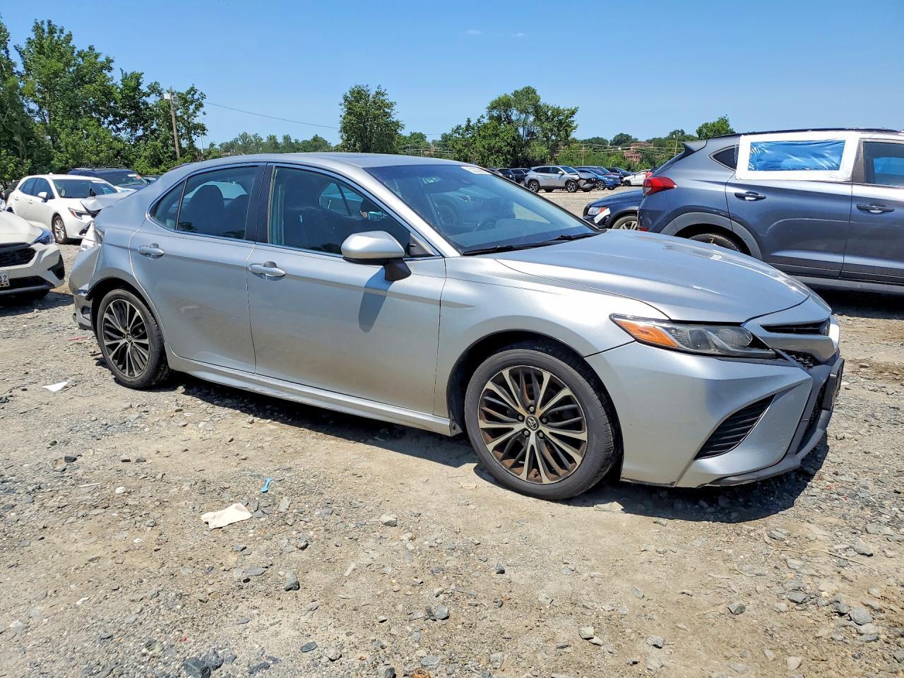 2019 Toyota Camry Se - Фото 4