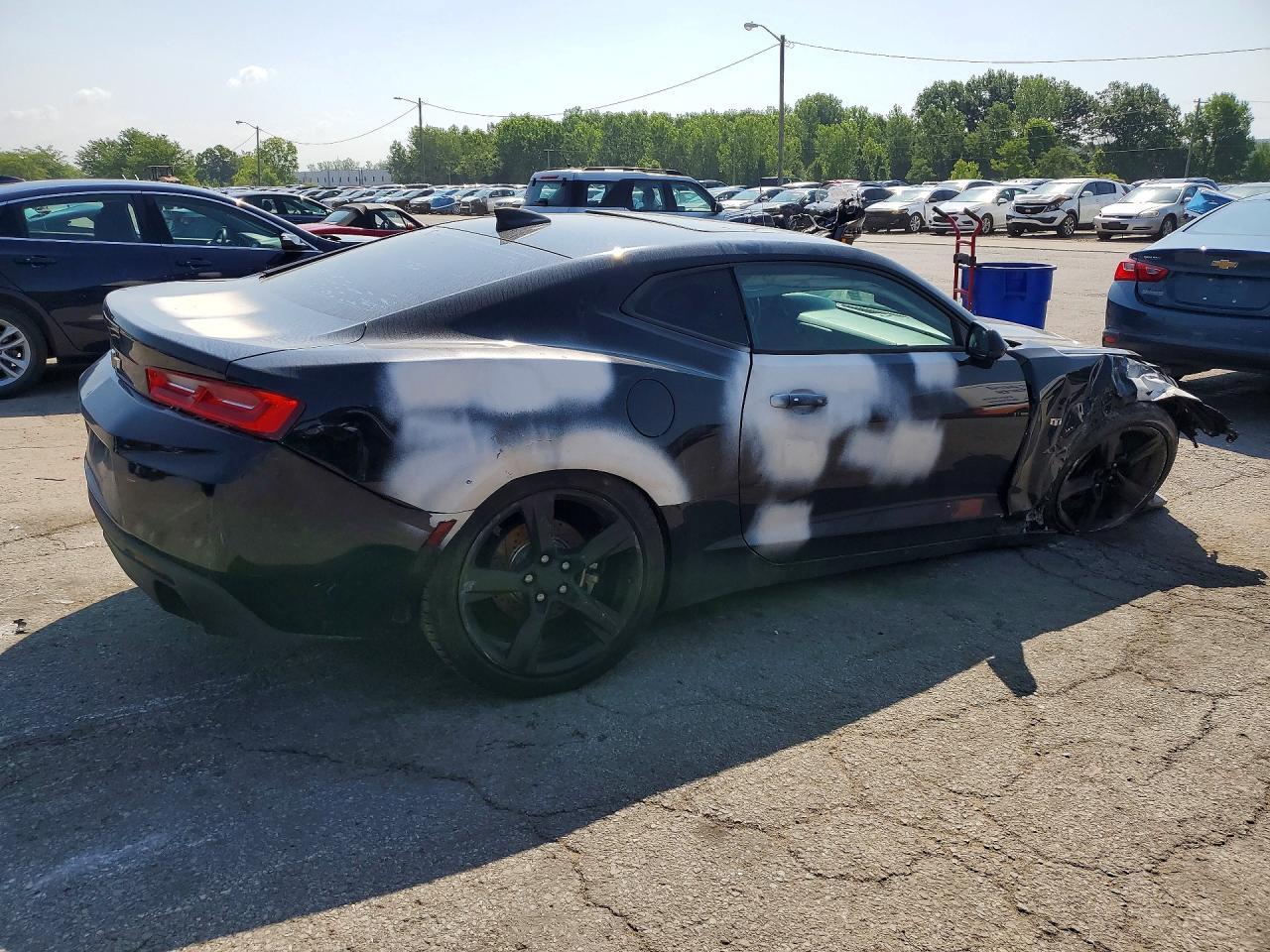 2017 Chevrolet Camaro Lt - Image 3