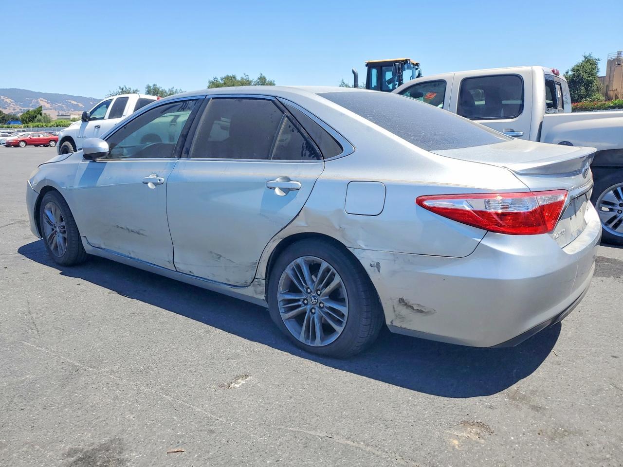 2016 Toyota Camry Se - Image 2