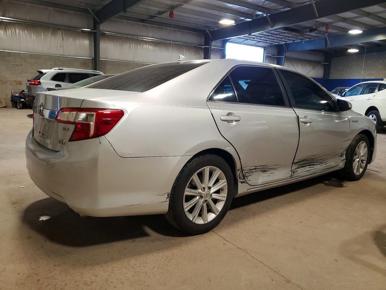 2013 Toyota Camry Hybrid Xle - Фото 3