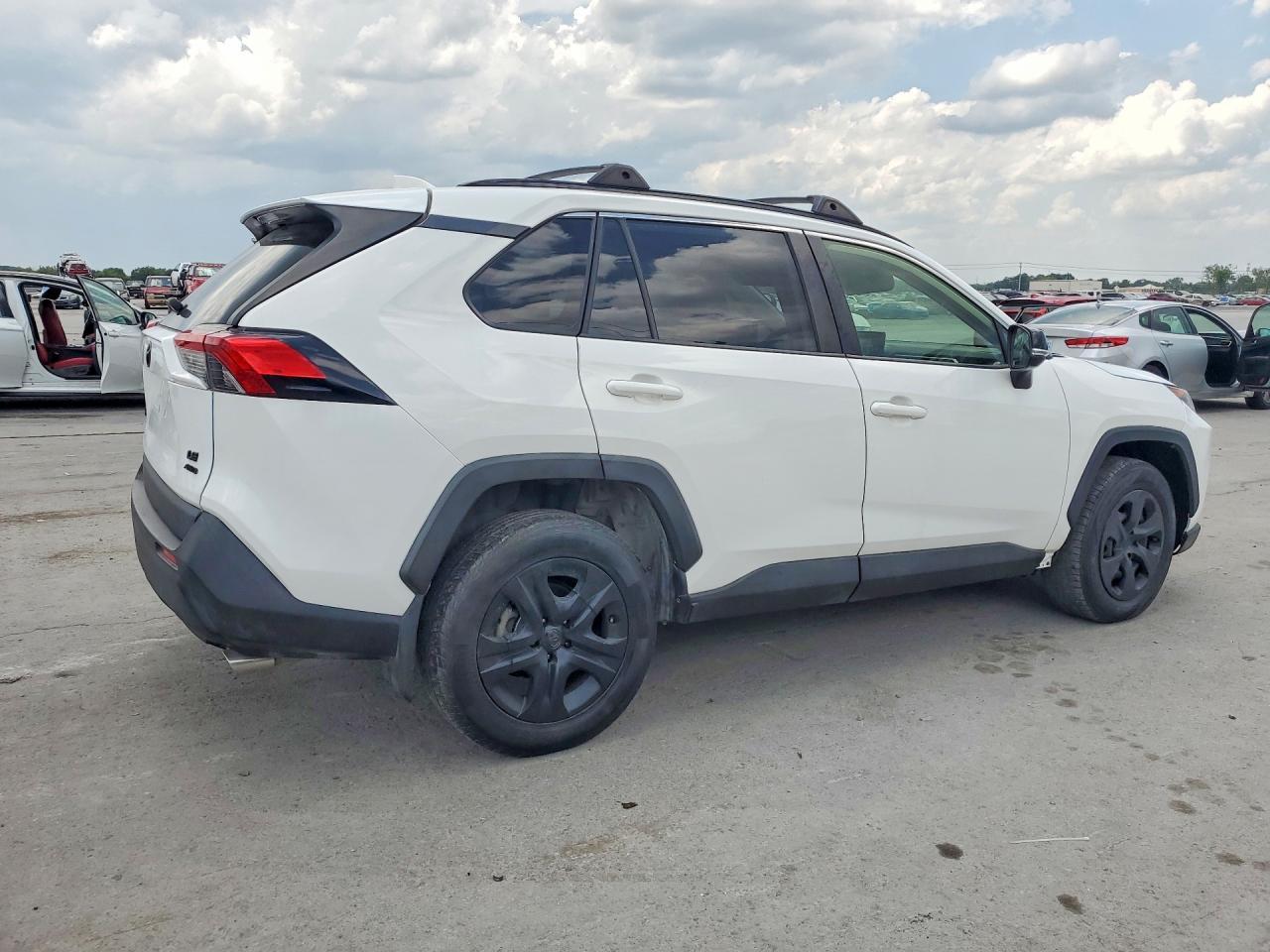 2019 Toyota Rav4 Le - Фото 3