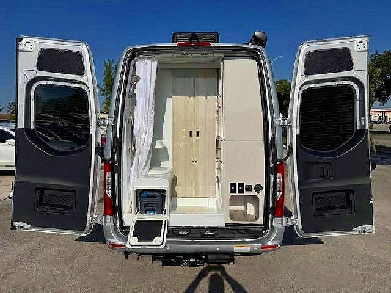 2022 Mercedes-Benz Sprinter 2500 - Image 6