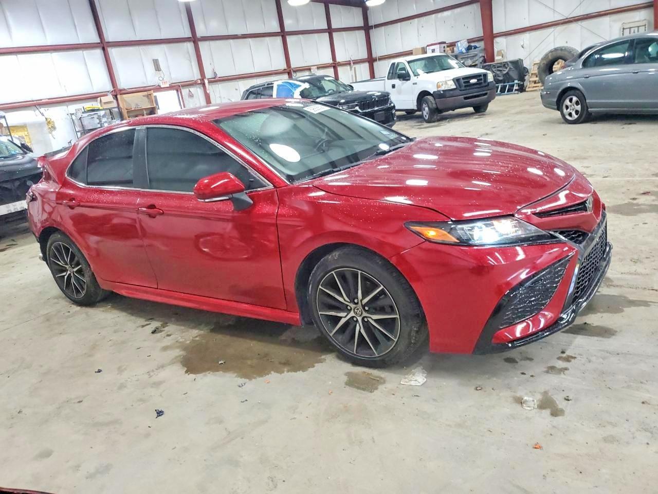 2022 Toyota Camry Se - Image 4