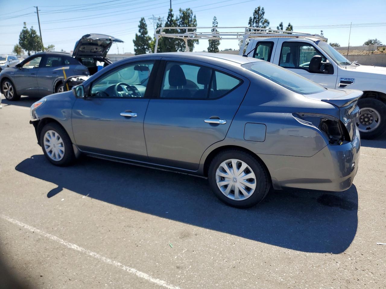 2017 Nissan Versa 1.6 Sv - Image 2
