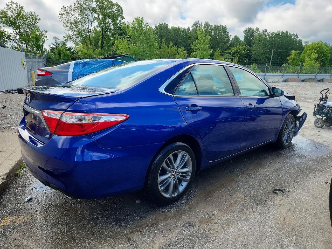 2015 Toyota Camry Se - Фото 3