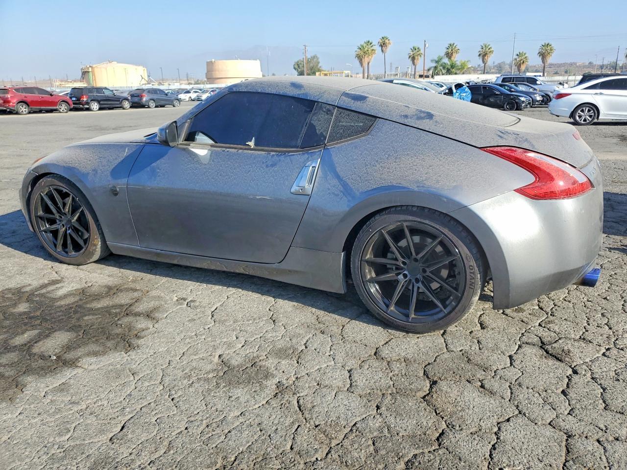 2014 Nissan 370Z Base - Image 2
