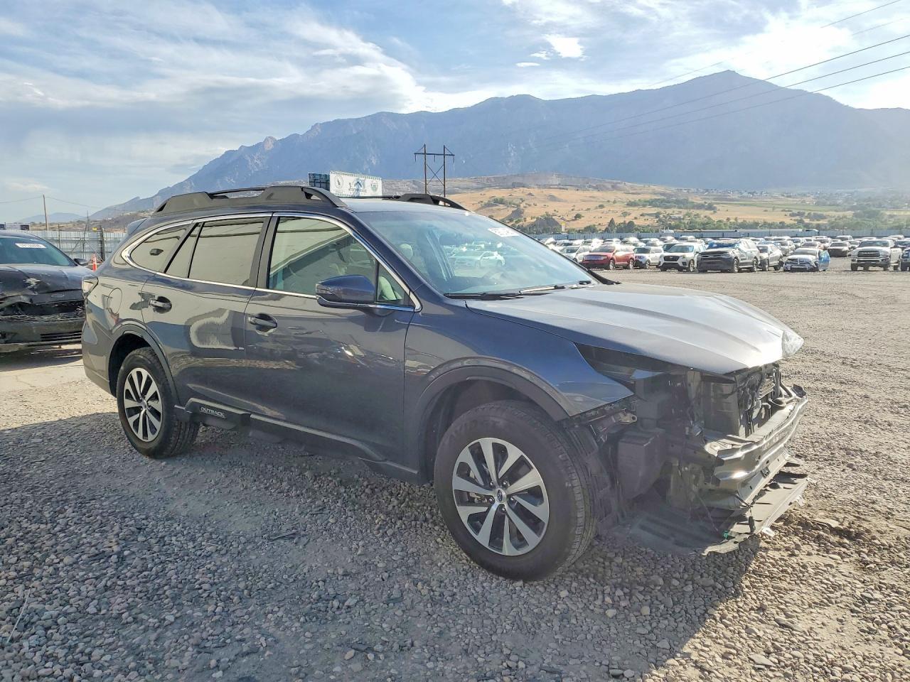 2022 Subaru Outback Premium - Image 4