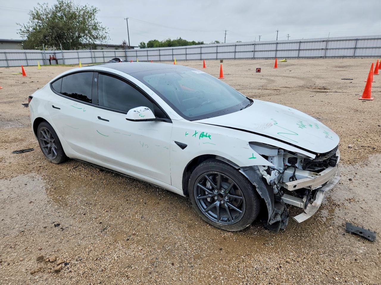 2021 Tesla Model 3 - Фото 4