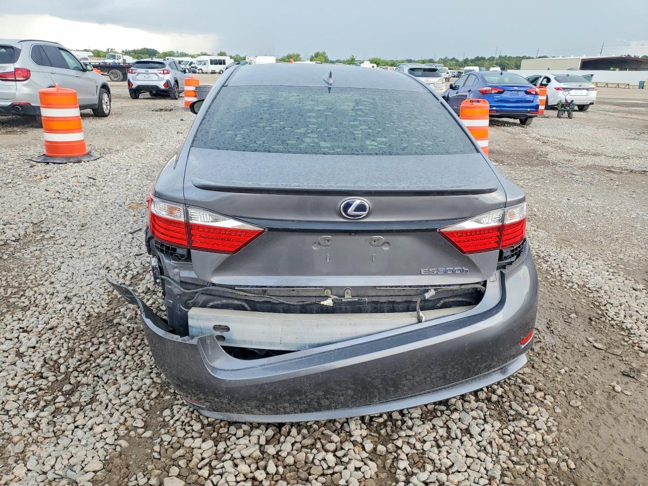 2015 Lexus Es 300H - Image 6