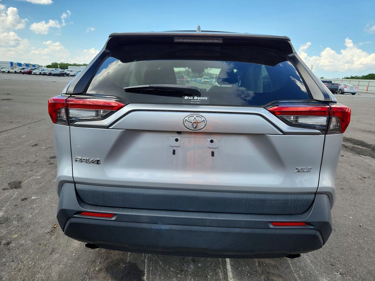 2022 Toyota Rav4 Xle Premium - Фото 6