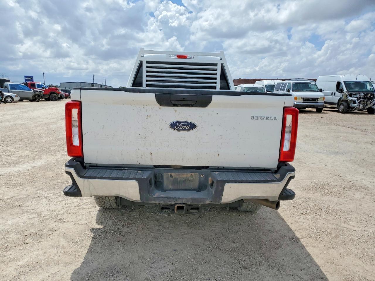 2024 Ford F250 Super Duty - Image 6
