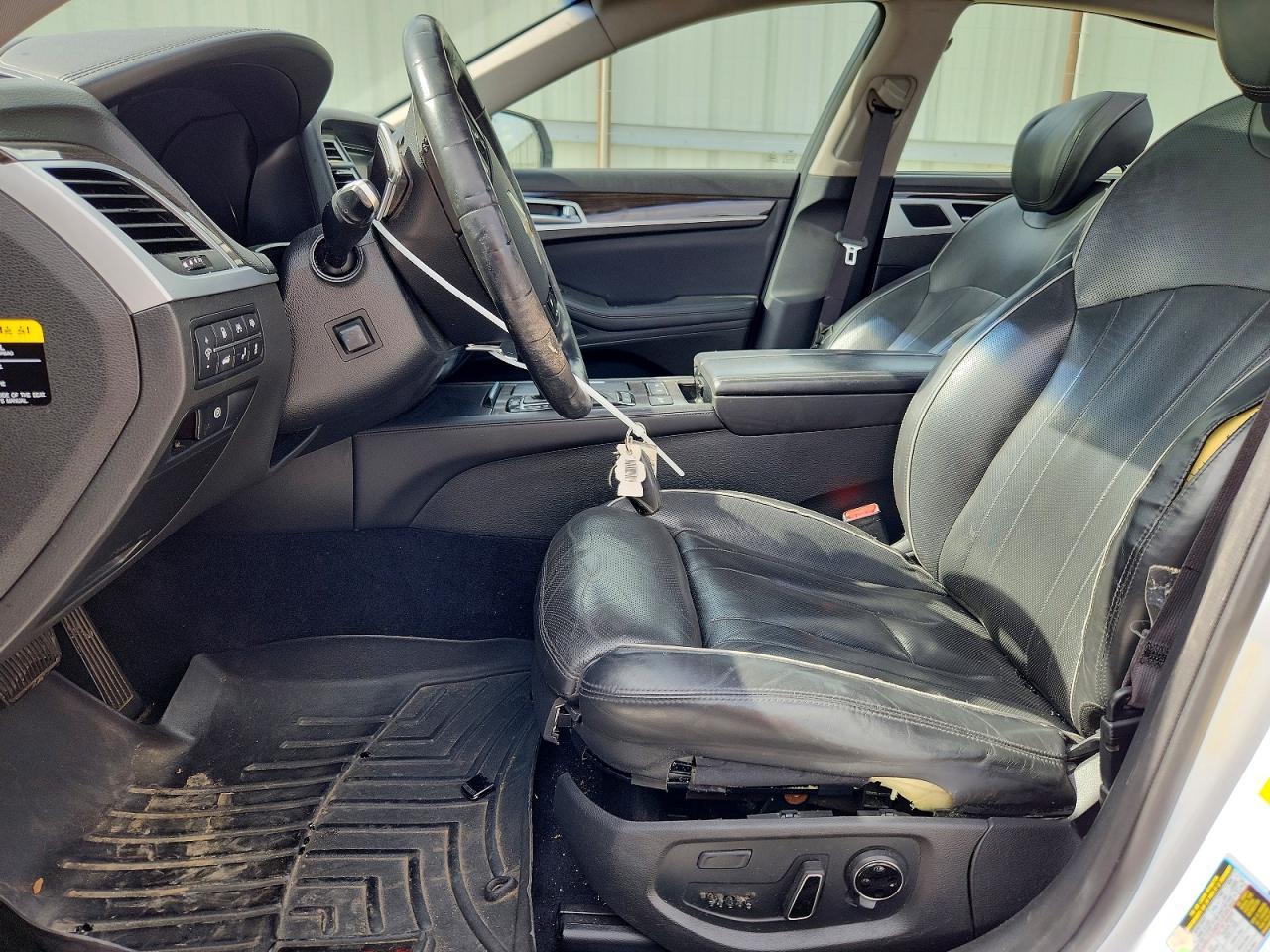 2015 Hyundai Genesis 3.8L - Фото 7