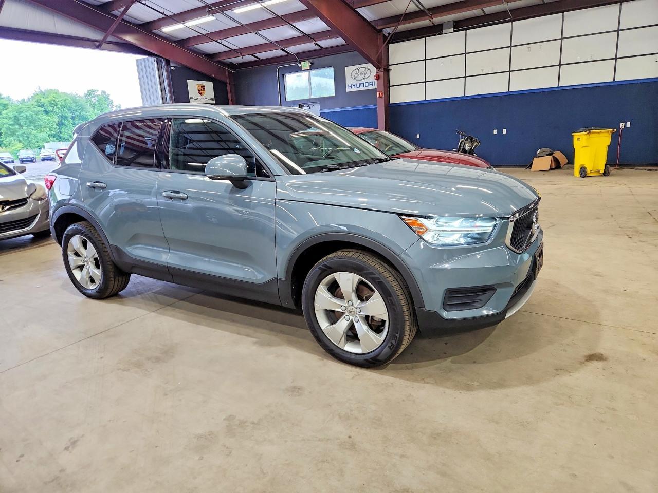 2020 Volvo Xc40 T5 Momentum - Фото 4
