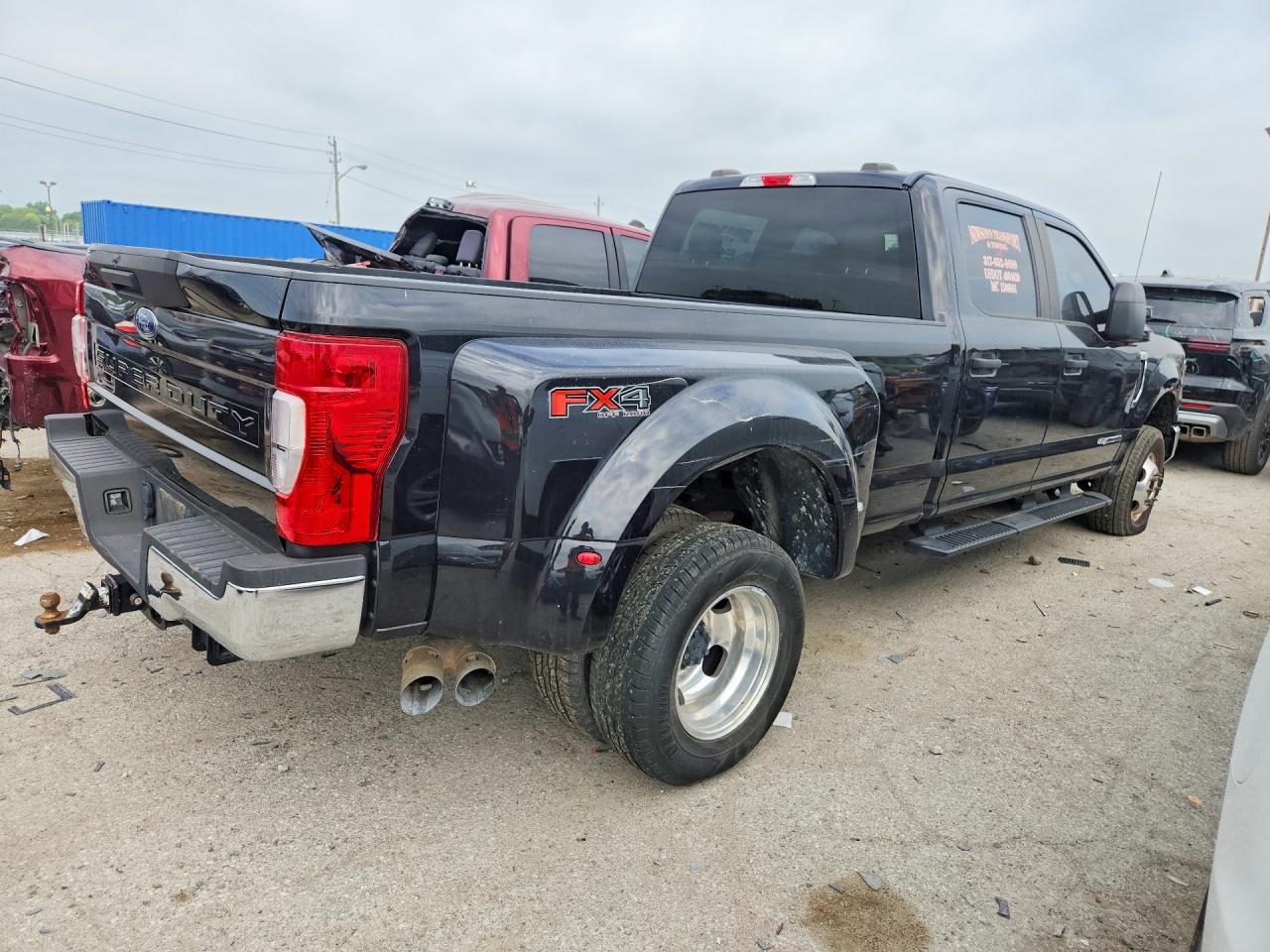 2021 Ford F350 Super Duty - Фото 3