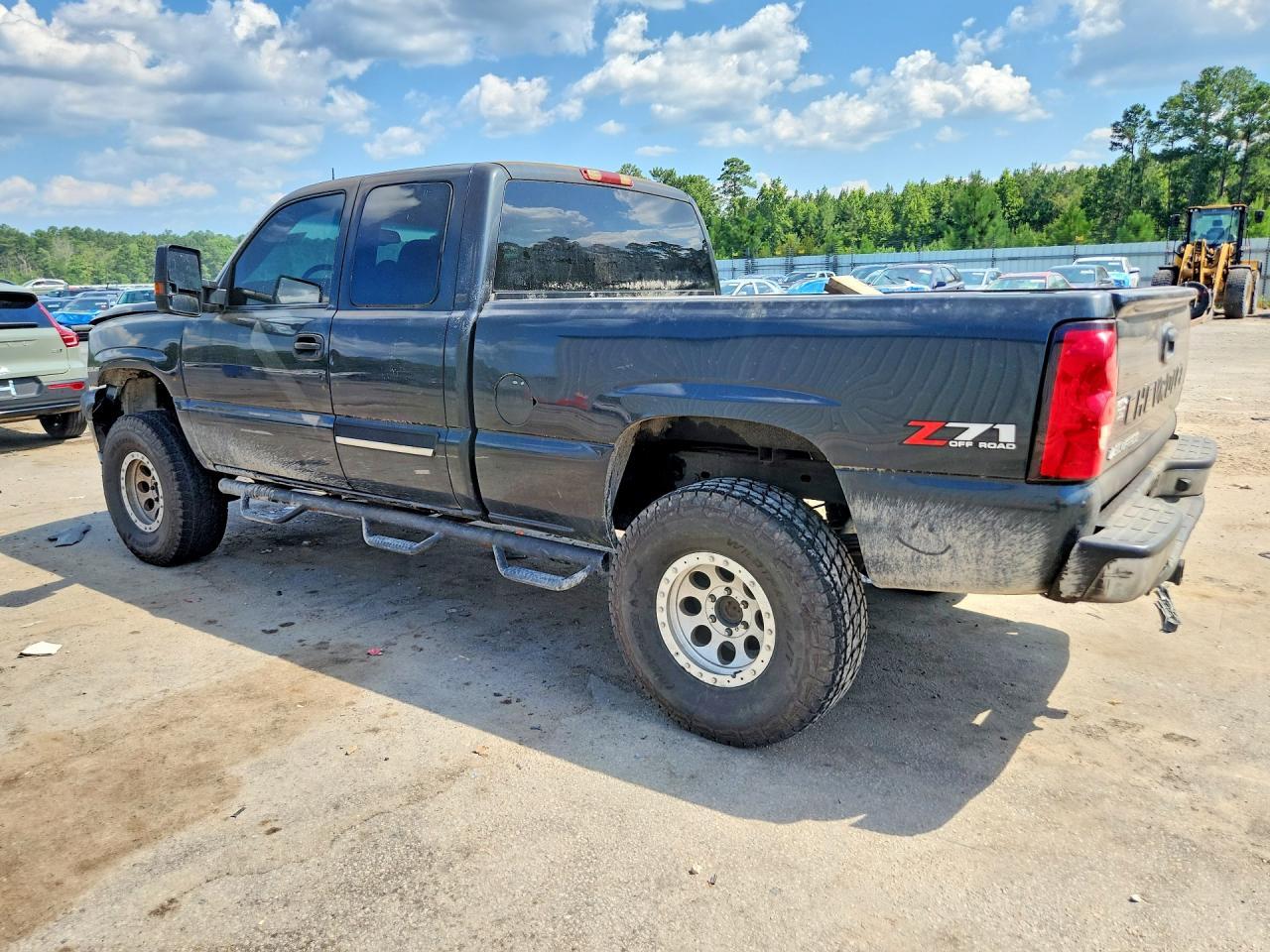 2003 Chevrolet Silverado K1500 - Image 2