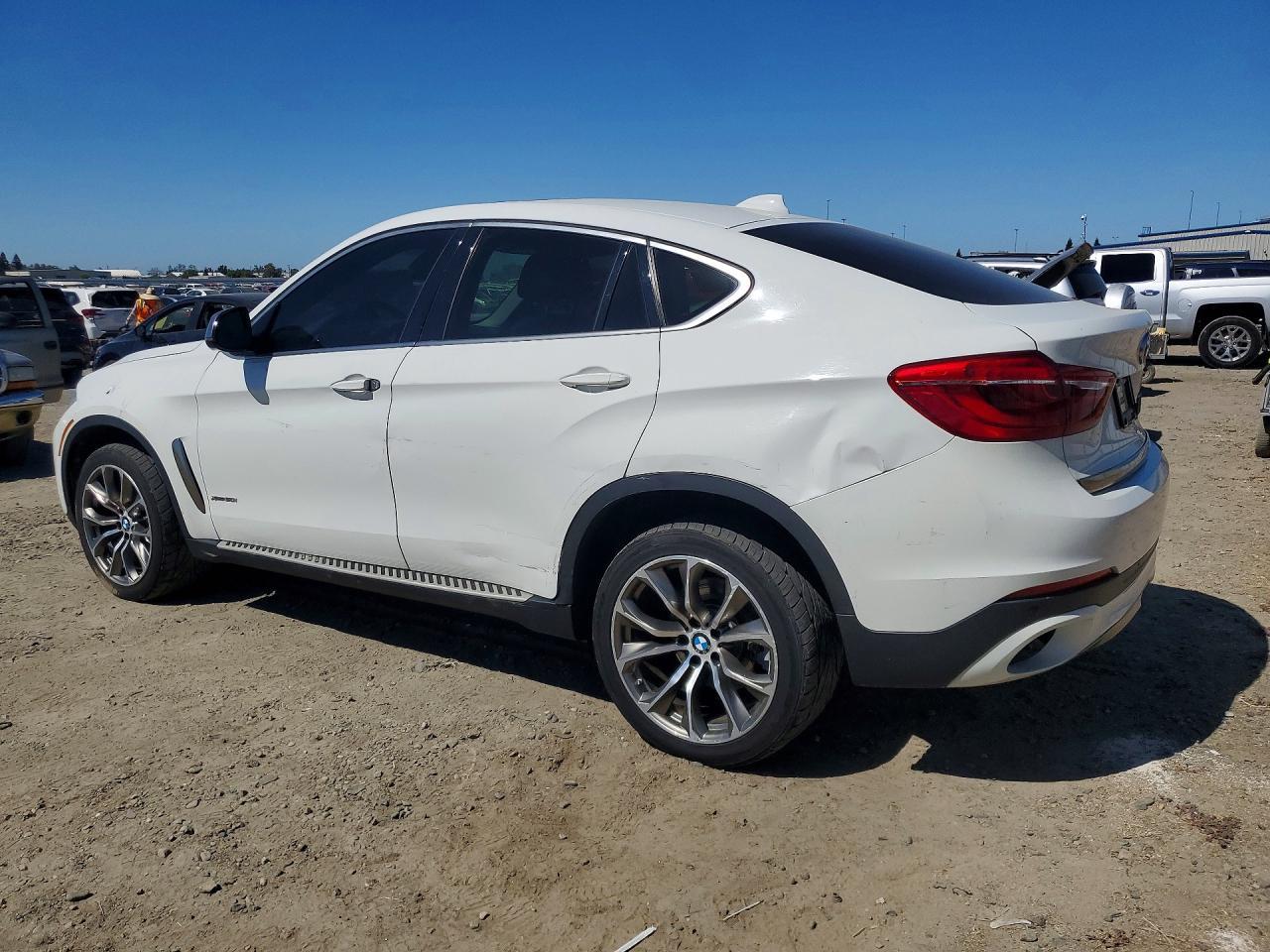 2016 BMW X6 xDrive50I - Фото 2