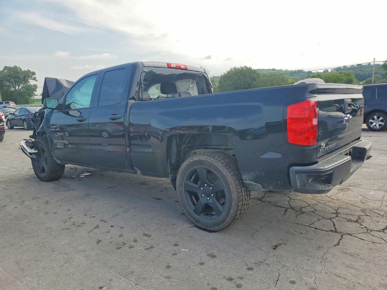 2018 Chevrolet Silverado C1500 - Image 2