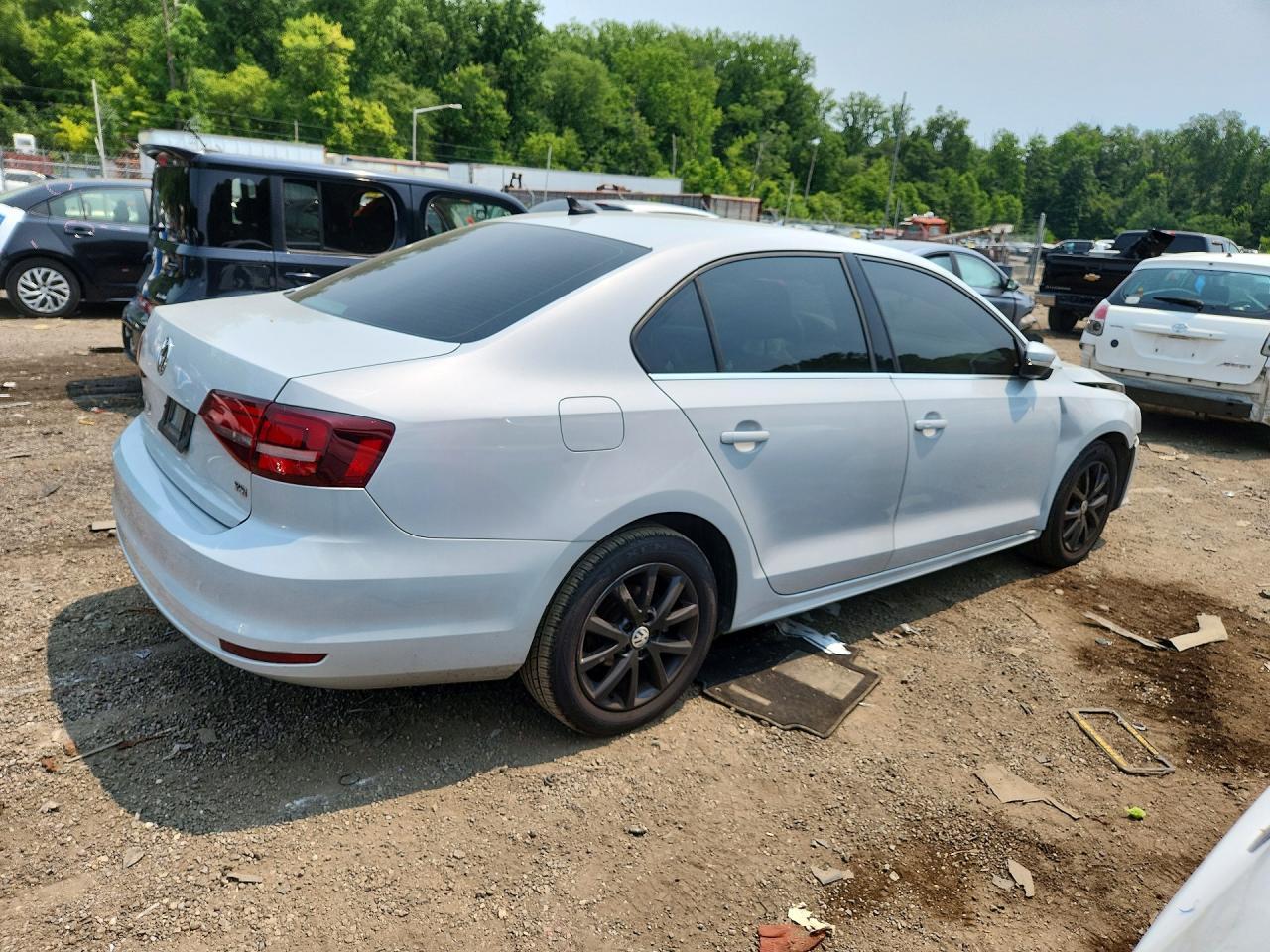 2018 Volkswagen Jetta Se - Фото 3
