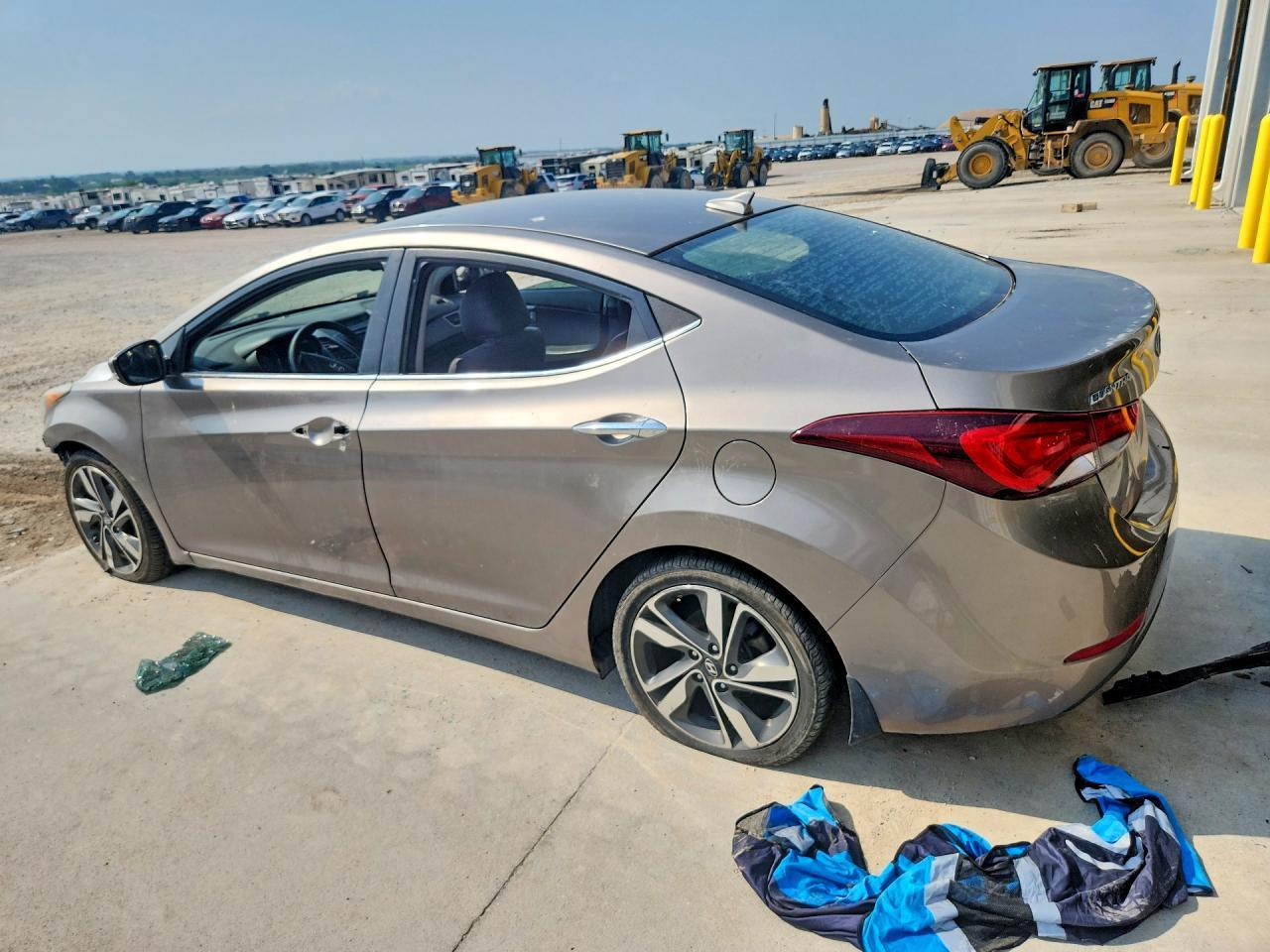 2015 Hyundai Elantra - Image 2