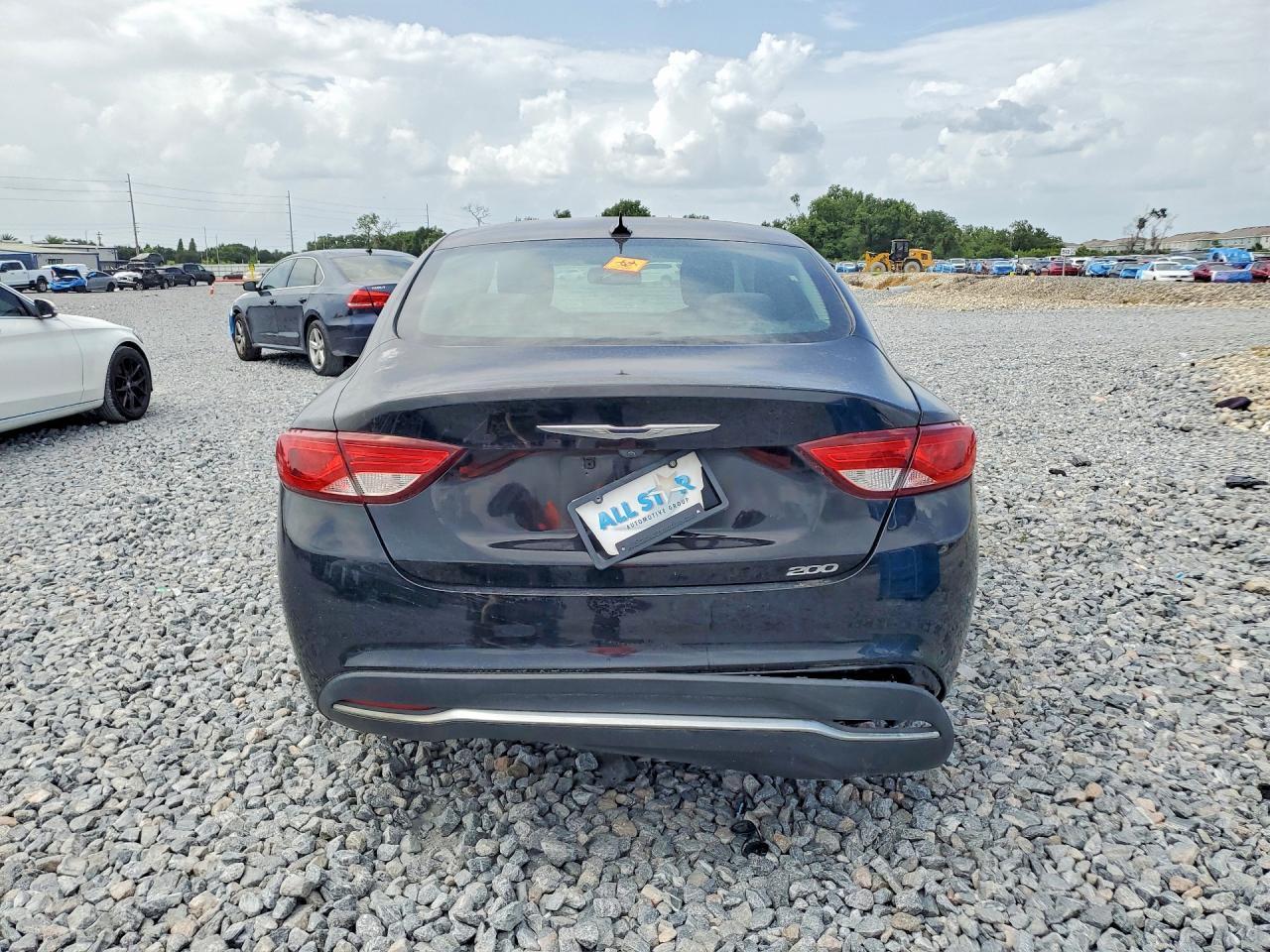 2015 Chrysler 200 Limited - Фото 6