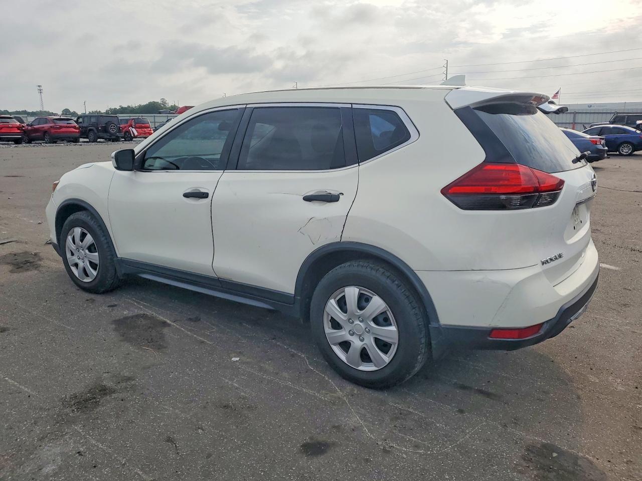 2017 Nissan Rogue S - Фото 2